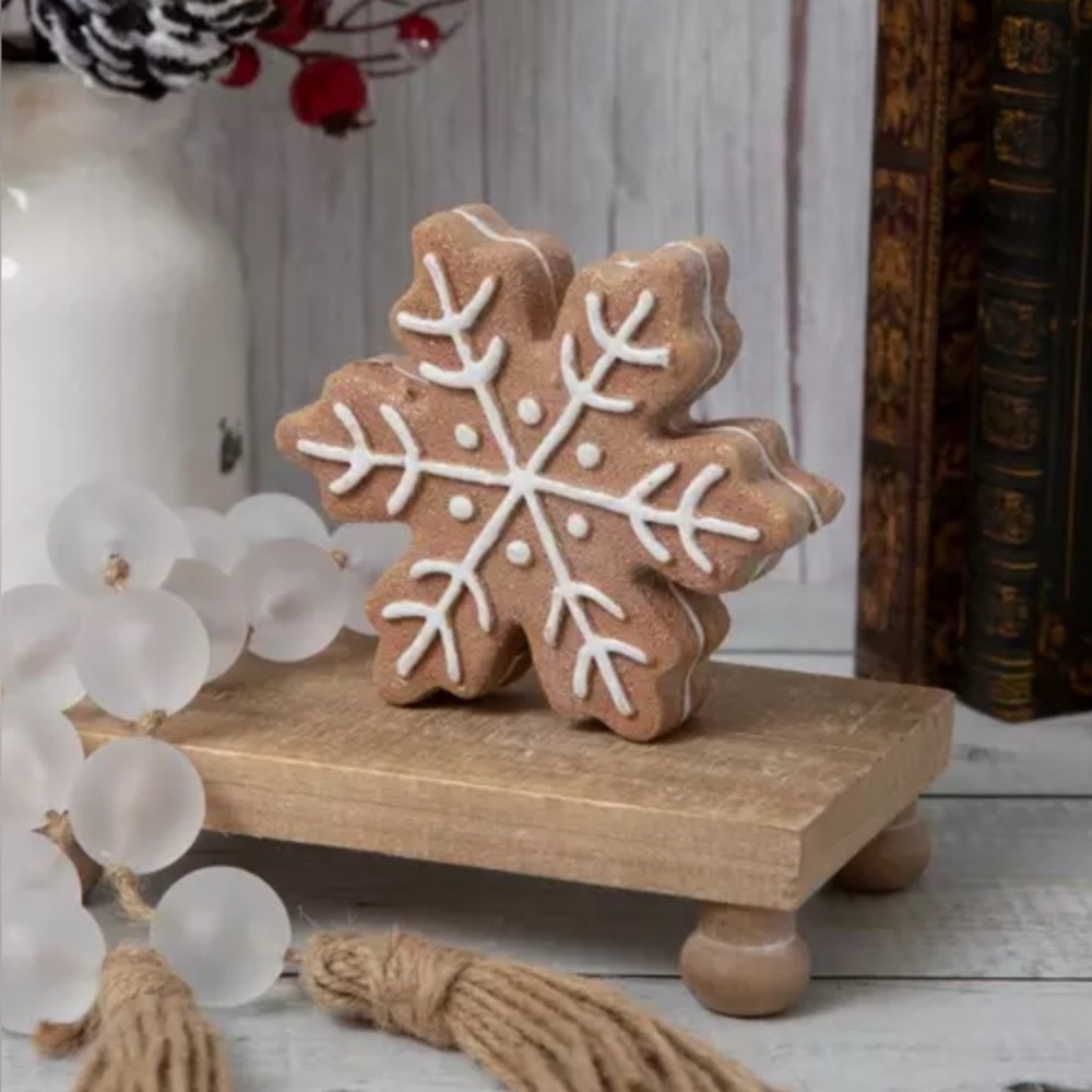 Gingerbread Cookie Snowflake Figurines Set of 2 Christmas Decor New NWOT